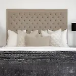 Cln- Spacious 6 Bedroom Next To *