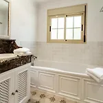 Cln- Spacious 6 Bedroom Next To * מארבלה