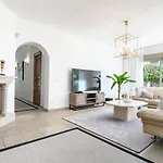 Cln- Spacious 6 Bedroom Next To 别墅