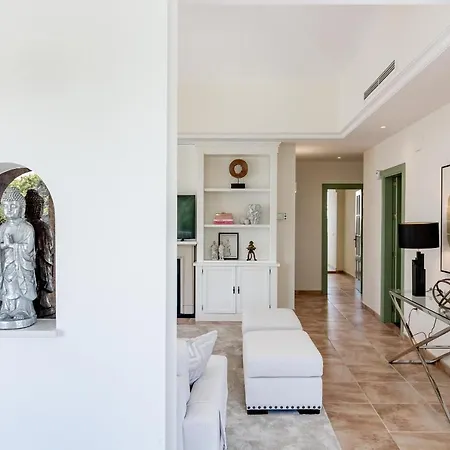 Cln- Spacious 6 Bedroom Next To Μαρμπέλλα