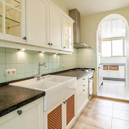 Βίλα Cln- Spacious 6 Bedroom Next To *