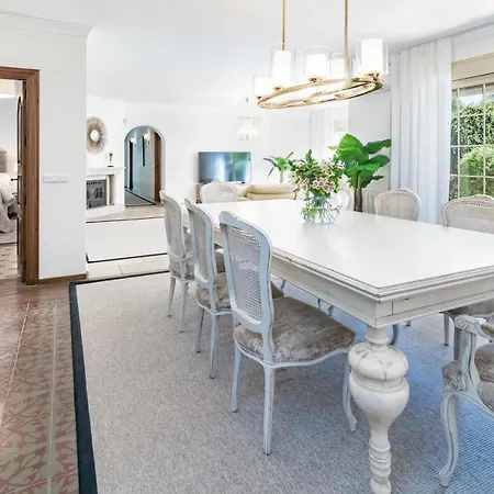 Βίλα Cln- Spacious 6 Bedroom Next To