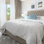 Cln- Spacious 6 Bedroom Next To