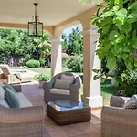 Villa Cln- Spacious 6 Bedroom Next To